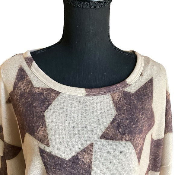 Hopely Pullover Sweater - Picture 2 of 9